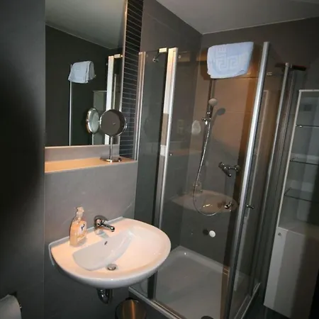 Nette Mit Balkon Fuer 4 Personen In Der Hafenstadt Sassnitz, Ostseekueste Deutschland Apartament *