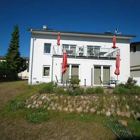 Nette Mit Balkon Fuer 4 Personen In Der Hafenstadt Sassnitz, Ostseekueste Deutschland Apartment